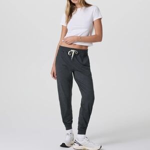 Vuori Performance Jogger In Heathered Charcoal, Size Medium